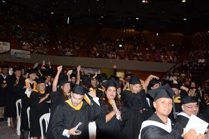 El recinto de Mayagüez celebró su graduación el miércoles, 17 de junio, graduando a 195 estudiantes.