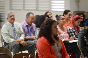 Con el propósito de educar a la comunidad universitaria sobre la condición del Alzheimer, la Asociación de Trabajo Social, junto a la profesora la Dra. Elba Muñiz presentaron la conferencia '¿Qué es el Alzheimer?".