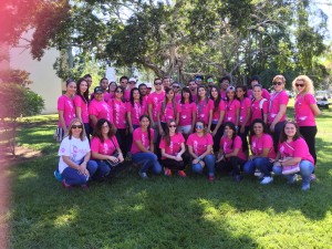 Rosas está muy activa en las en actividades para recaudar fondos para lucha contra el cáncer.