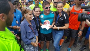 Un grupo de empleados y estudiantes del recinto de Mayagüez de la Pontificia Universidad Católica de Puerto Rico  se unió al comediante Raymond Arrieta en su campaña Da Vida. 